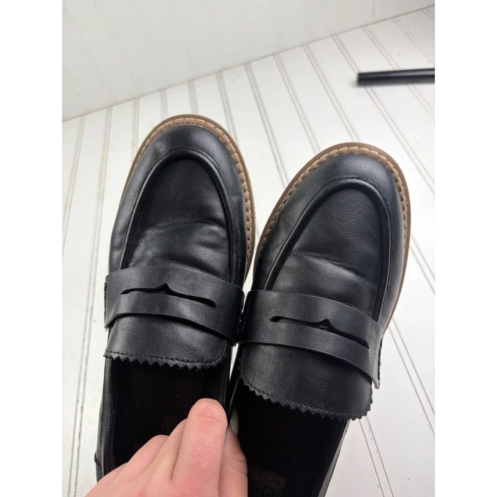 DV Dolce Vita Crisp Black Leather Lug Sole Penny Loafers Women's Size 8